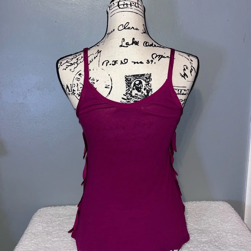 Old Navy ruffle top BURGUNDY - Picture 3 of 4